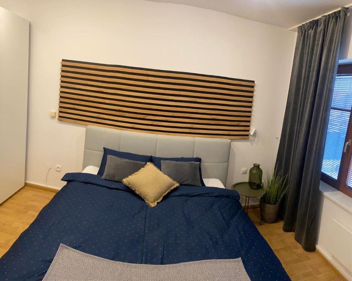 Apartman Lara Комарно Екстер'єр фото